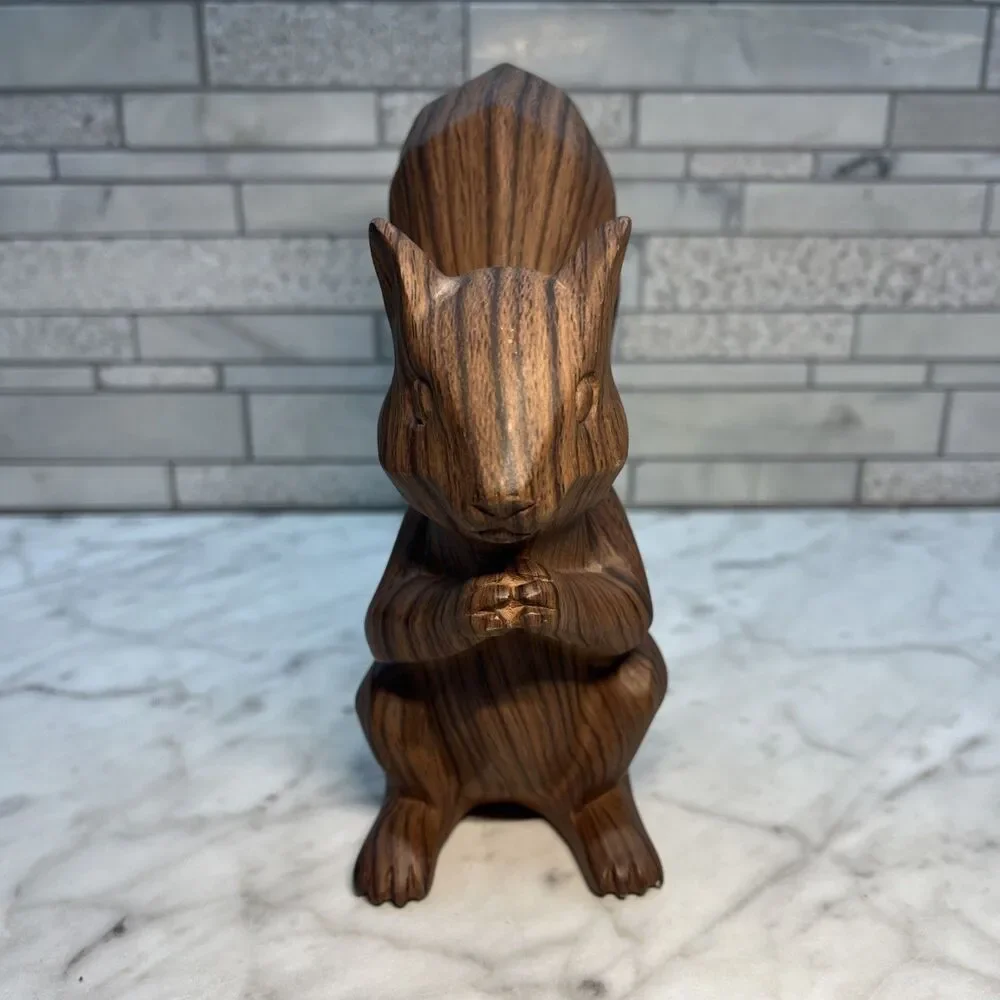 Squirrel Figurine Statue Nature Animal Wildlife Forrest Woods Home Decor (1lb)